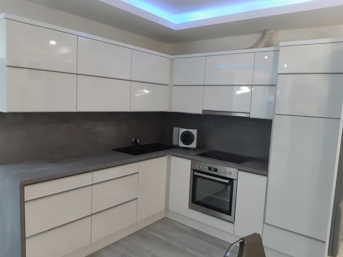 Dilara Apartman Sarvar Exterior photo